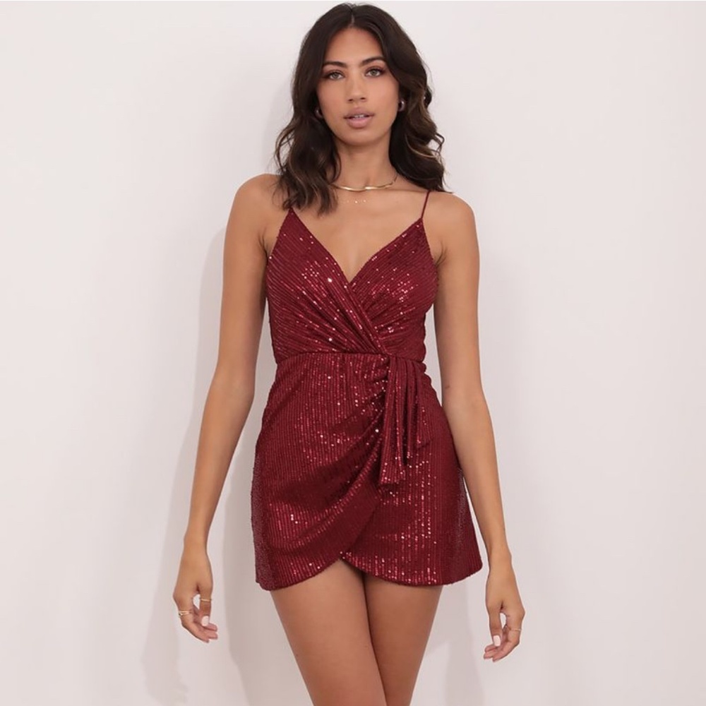 Mini Sequin Dress in Burgundy♥️💃🏻 - Small